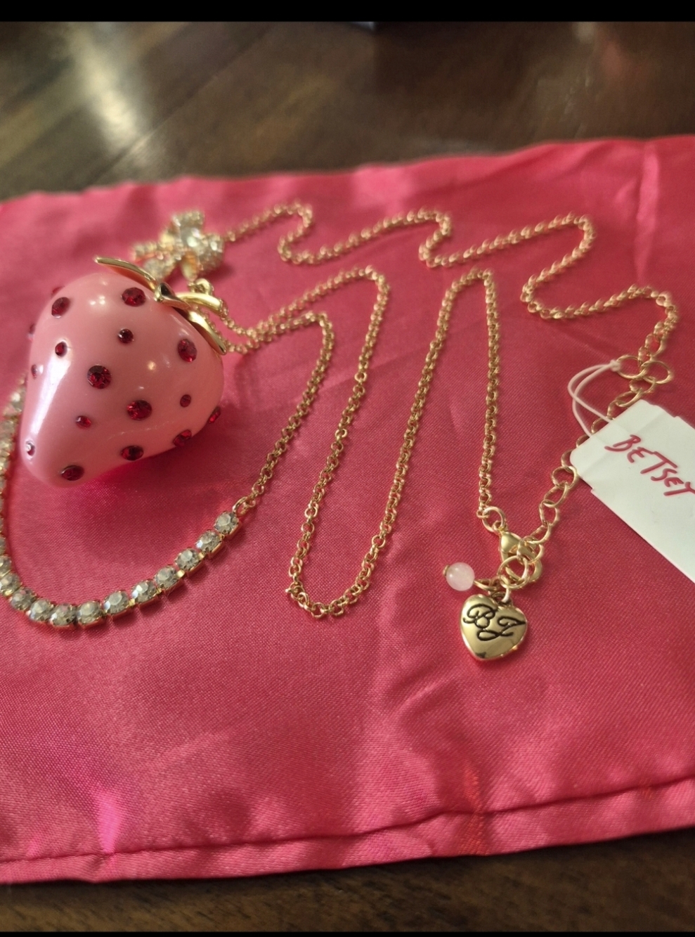 🔥Betsey Johnson Pink Strawberry Pendant Necklace "Summer Fruit" collections - Picture 3 of 6